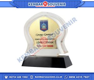Model Piala Akrilik PT BANK ALADIN SYARIAH Tbk **)