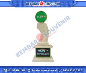 Model Piala Akrilik Perdana Karya Perkasa Tbk