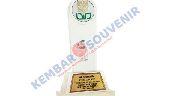 Piala Akrilik DPRD Kabupaten Nias Selatan