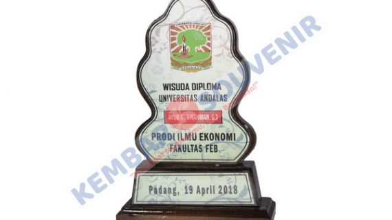 Trophy Acrylic Midi Utama Indonesia Tbk