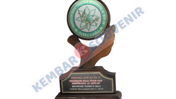 Piala Akrilik Politeknik Negeri Indramayu