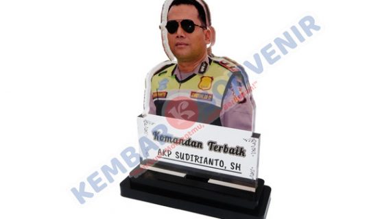 Model Piala Akrilik SUMBER ENERGI ANDALAN Tbk