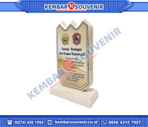 Piala Akrilik Badan Penelitian dan Pengembangan Kementerian Dalam Negeri