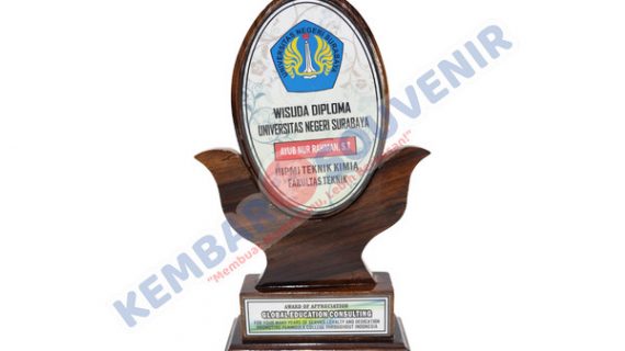 Piala Bahan Akrilik DPRD Kabupaten Sumbawa