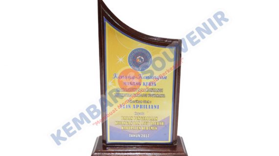 Model Piala Akrilik Pemerintah Kabupaten Sabu Raijua
